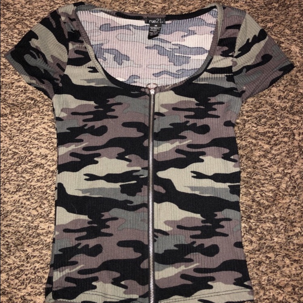 Rue21 tee